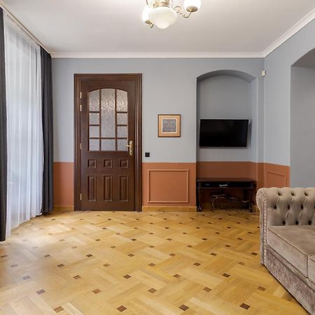 Tut Staroevreyska With Terrace Lägenhet Lviv Exteriör bild