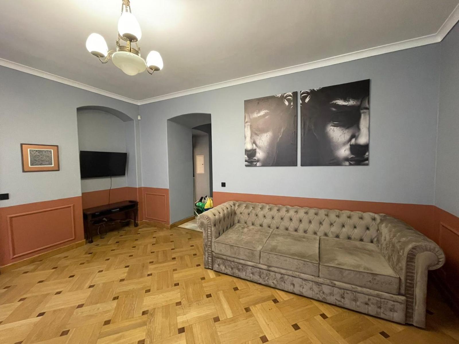 Tut Staroevreyska With Terrace Lägenhet Lviv Exteriör bild
