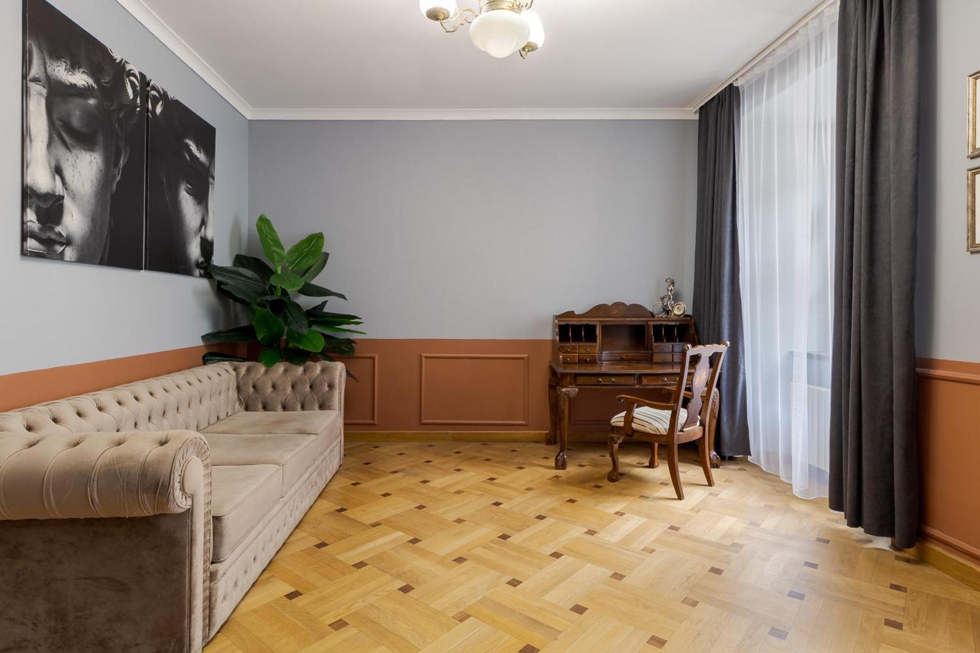 Tut Staroevreyska With Terrace Lägenhet Lviv Exteriör bild