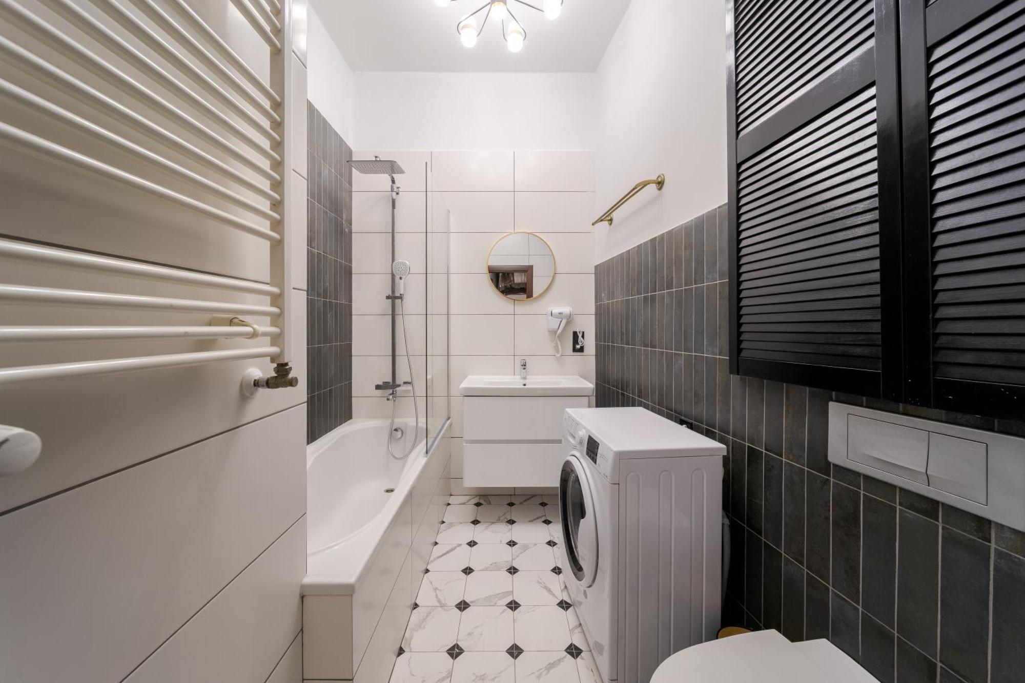 Tut Staroevreyska With Terrace Lägenhet Lviv Exteriör bild